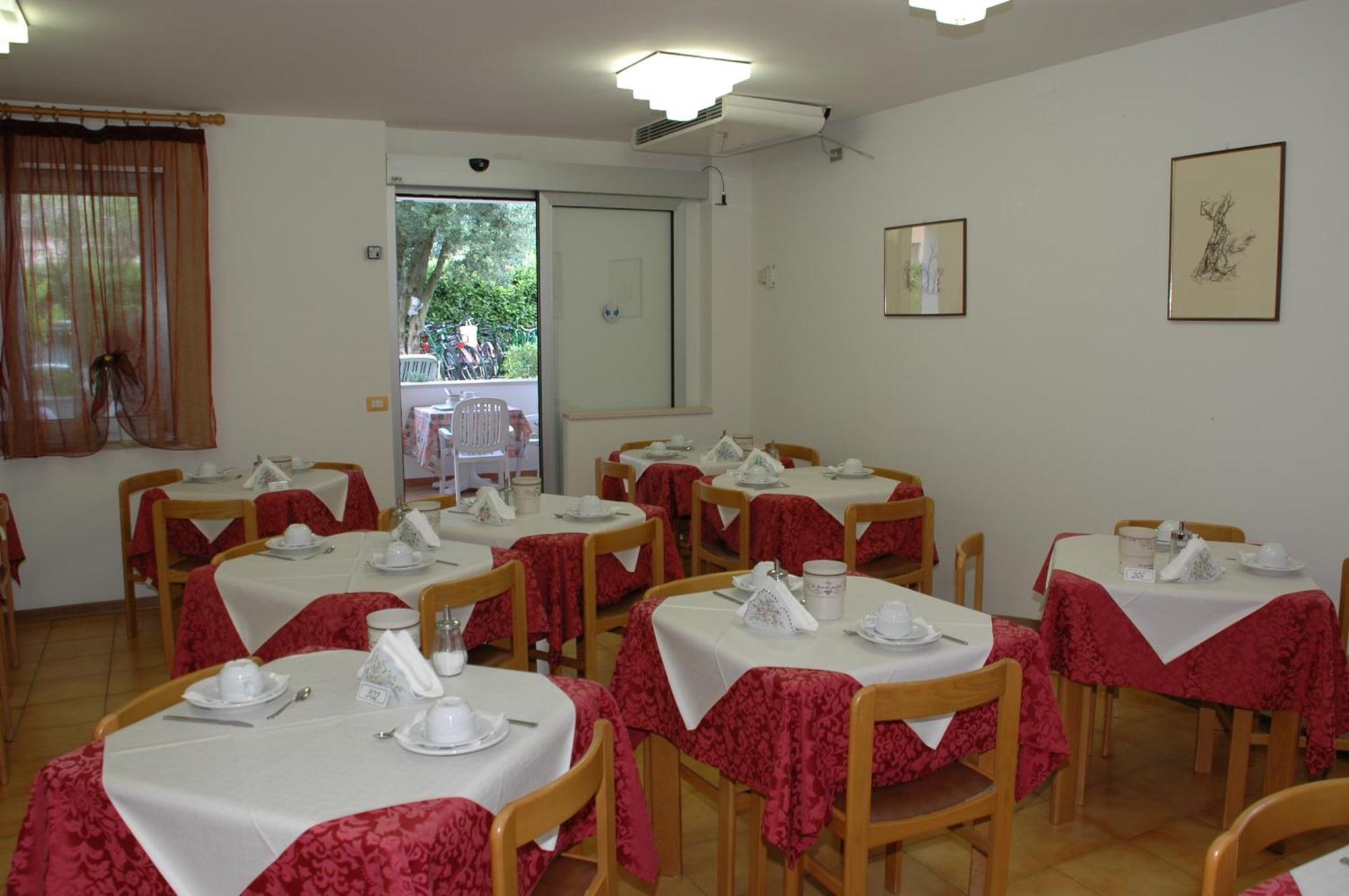 Hotel Garni Villa Magnolia Torbole Sul Garda Eksteriør bilde