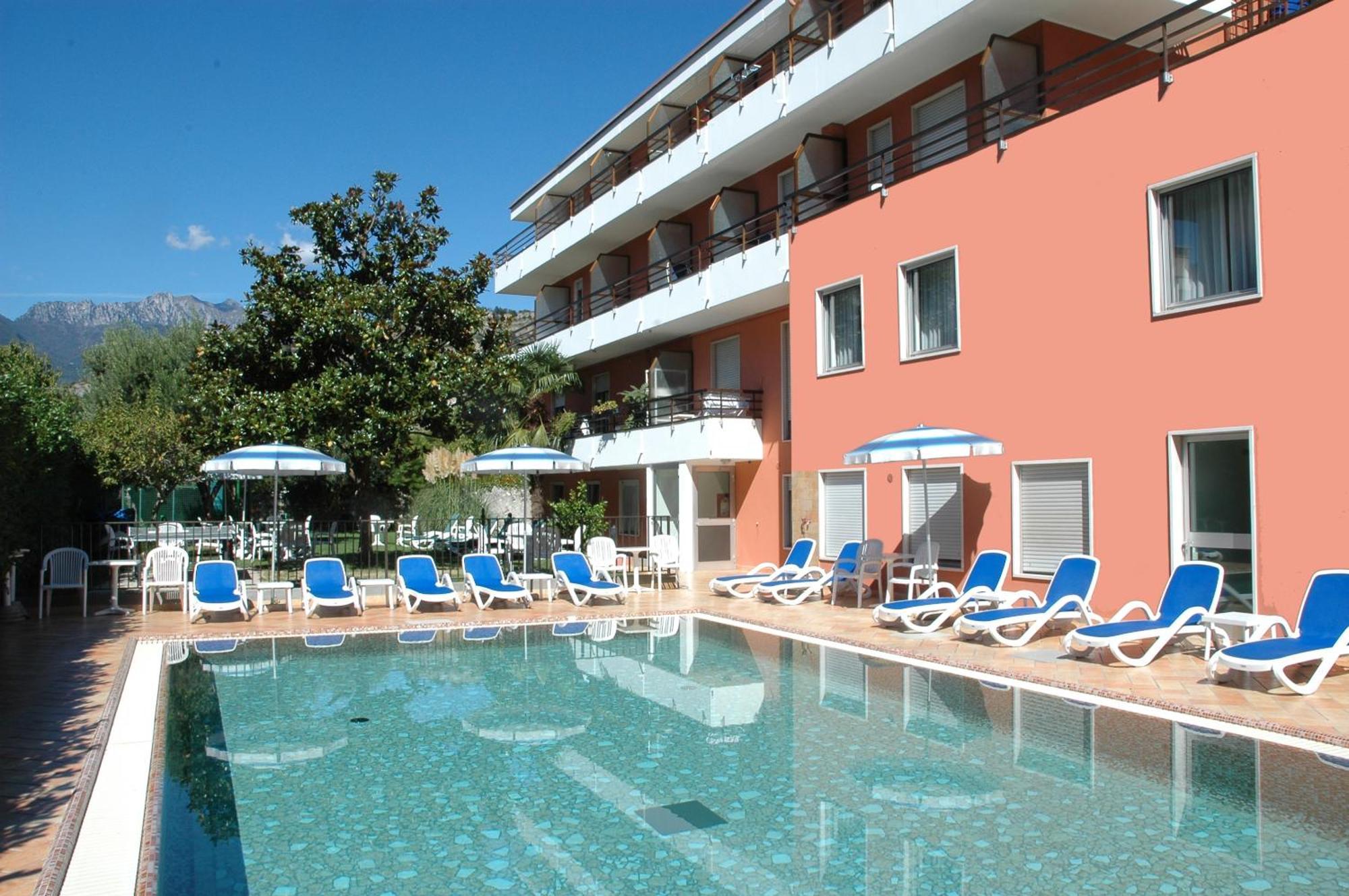 Hotel Garni Villa Magnolia Torbole Sul Garda Eksteriør bilde