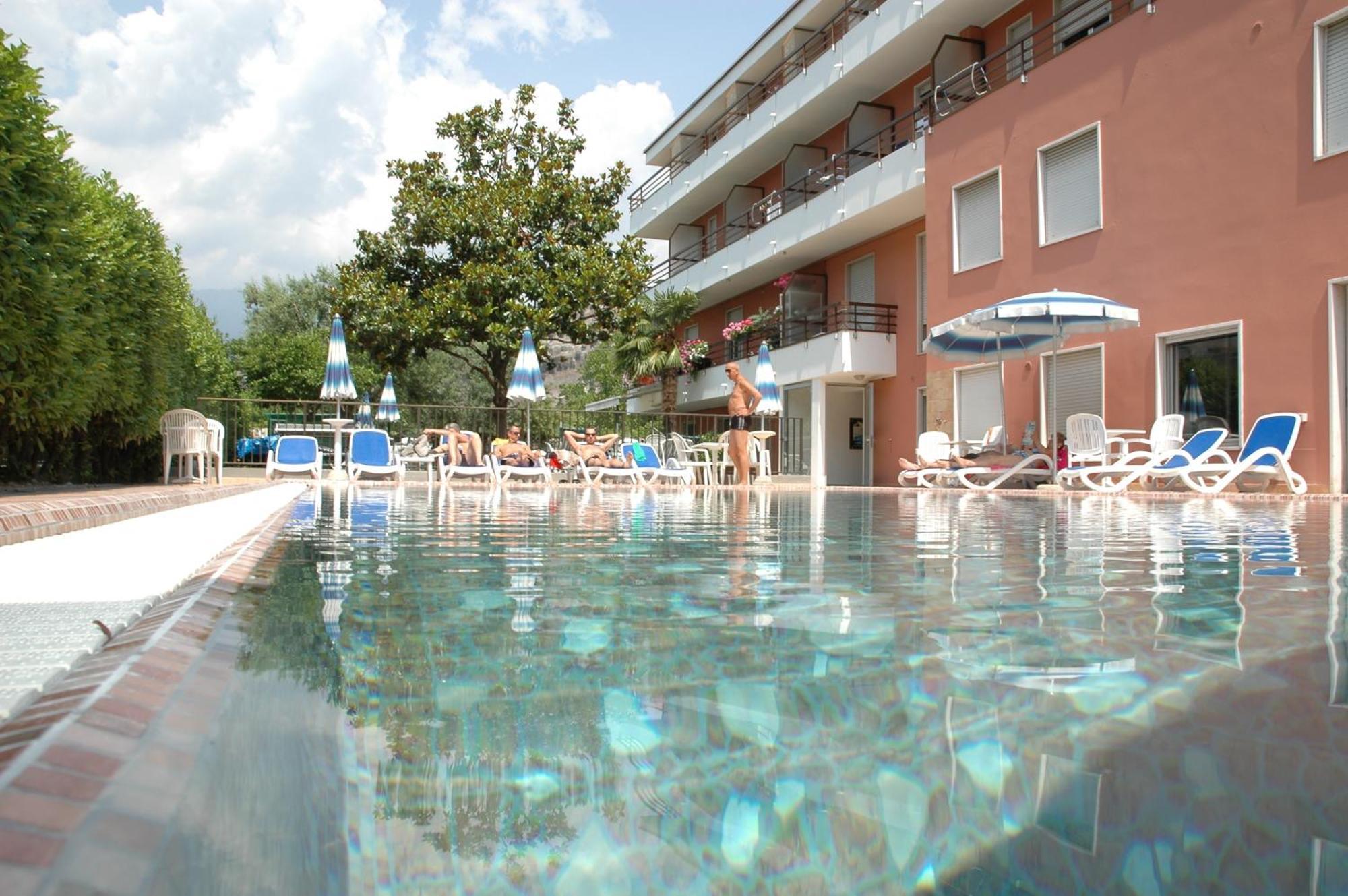 Hotel Garni Villa Magnolia Torbole Sul Garda Eksteriør bilde