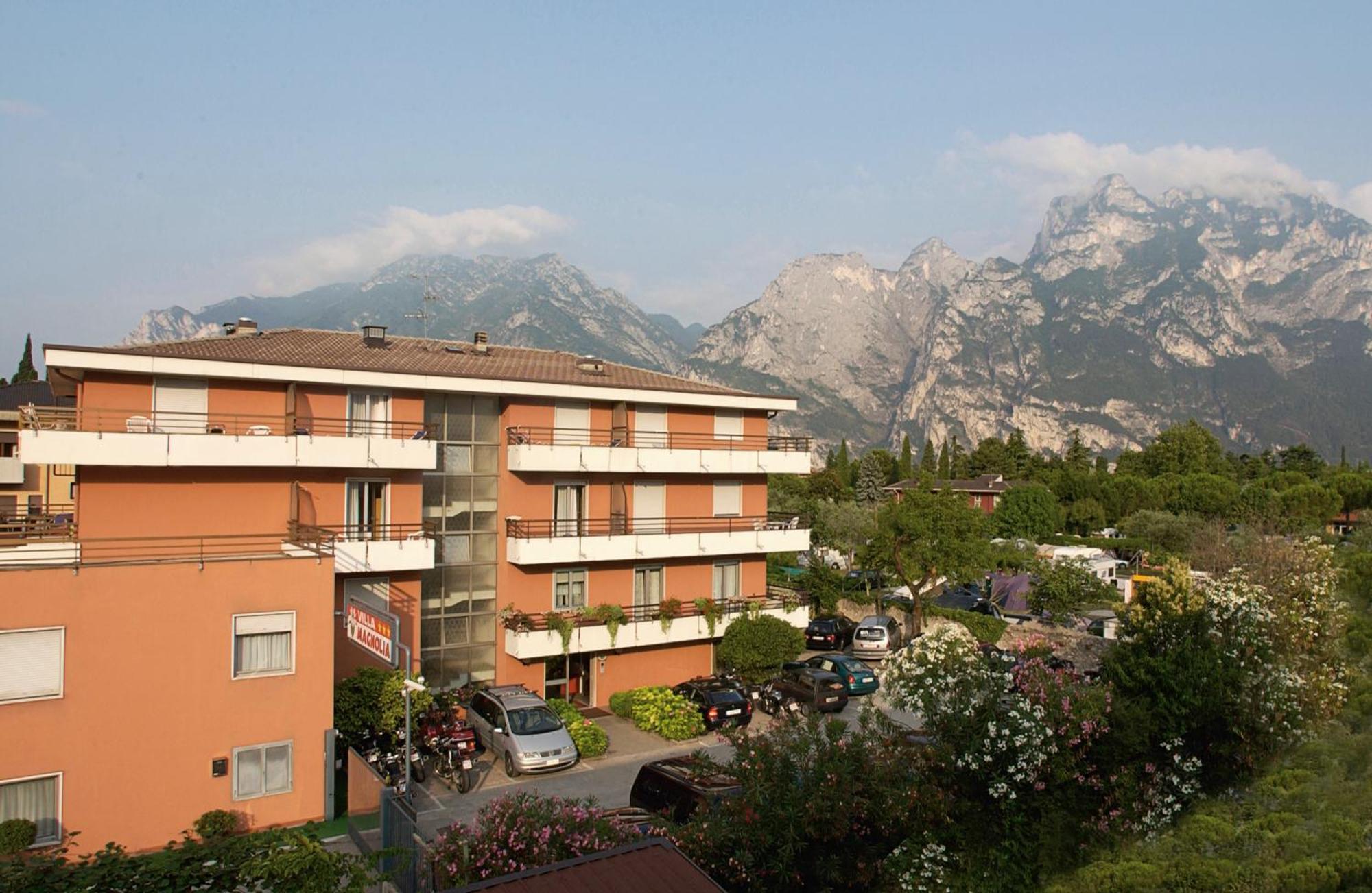 Hotel Garni Villa Magnolia Torbole Sul Garda Eksteriør bilde