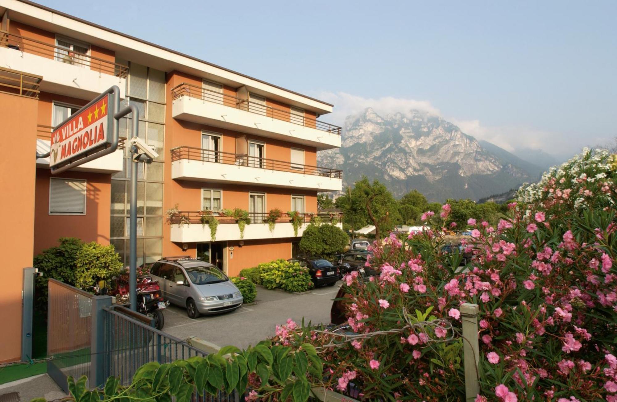 Hotel Garni Villa Magnolia Torbole Sul Garda Eksteriør bilde