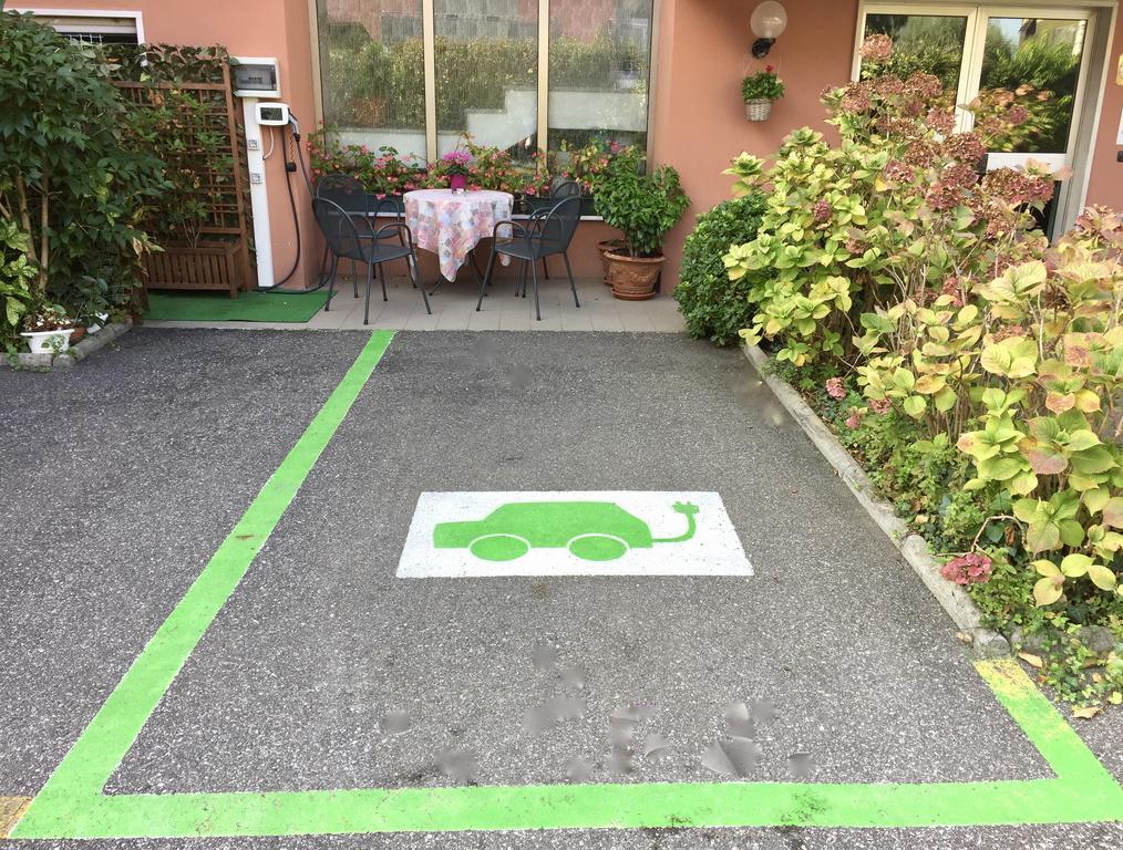 Hotel Garni Villa Magnolia Torbole Sul Garda Eksteriør bilde