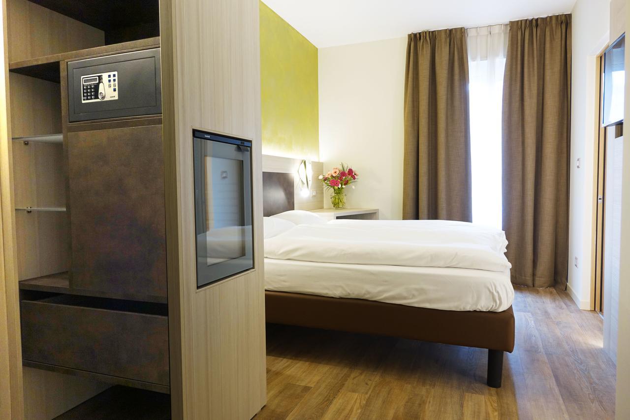 Hotel Garni Villa Magnolia Torbole Sul Garda Eksteriør bilde