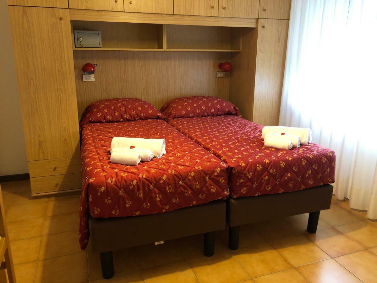 Hotel Garni Villa Magnolia Torbole Sul Garda Eksteriør bilde