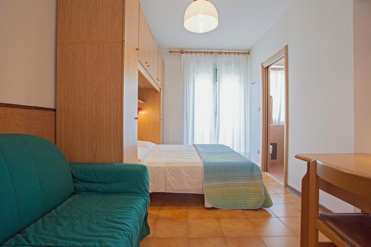 Hotel Garni Villa Magnolia Torbole Sul Garda Rom bilde