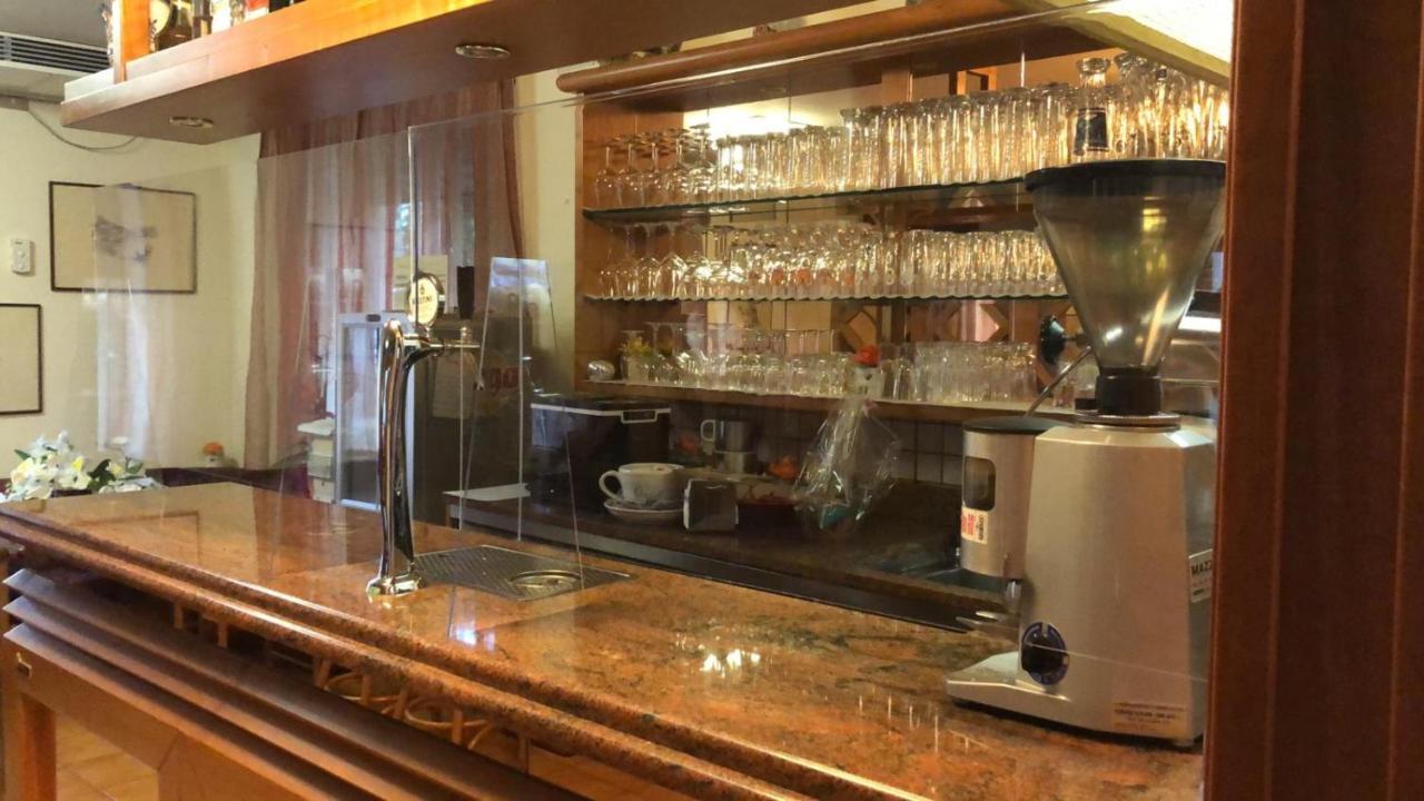 Hotel Garni Villa Magnolia Torbole Sul Garda Eksteriør bilde